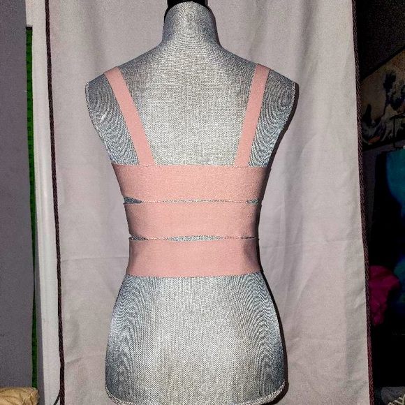 VS  Studio Collection Unlined Wireless Bra Top - Picture 2 of 4